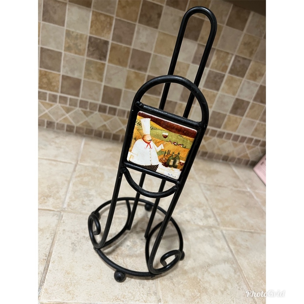 Paper towel holder